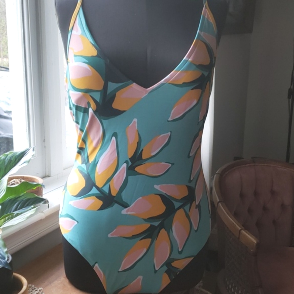 NWT Kona Sol Bathing Suit